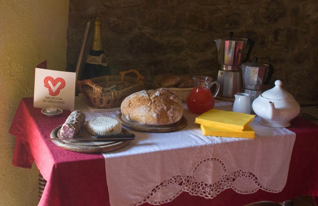 Arco Dei Nobili Bed & Breakfast Monforte D'Alba Ngoại thất bức ảnh