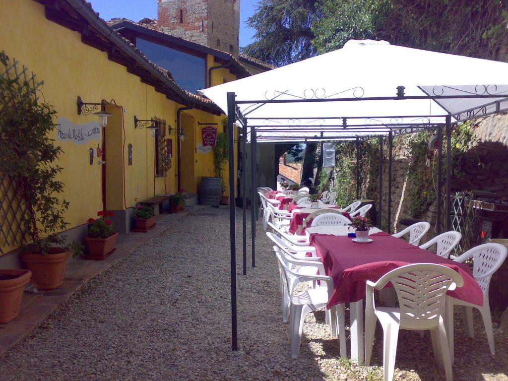 Arco Dei Nobili Bed & Breakfast Monforte D'Alba Ngoại thất bức ảnh